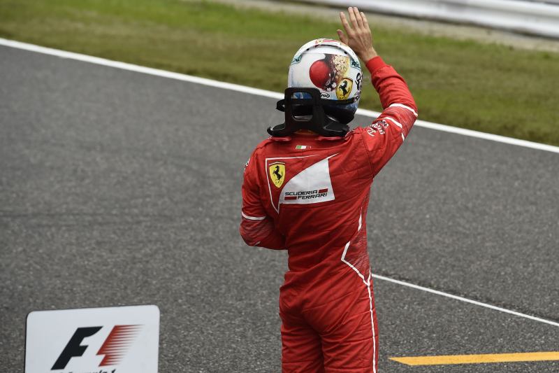 Vettel rzutem na taśmę wywalczył start z pierwszego rzędu