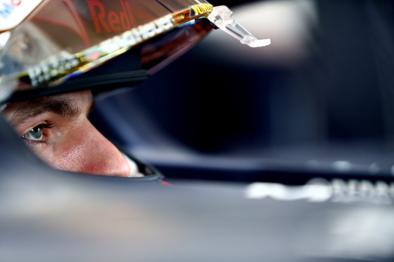 Verstappen sięgnął po pole position, wyprzedzając Vettela i Hamiltona
