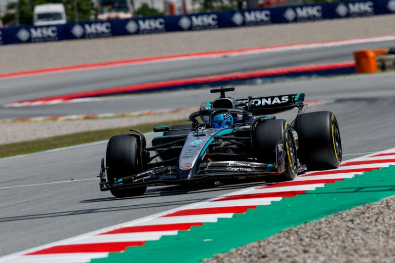 Russell ukończył wyścig tuż za podium, ale po drodze zaliczył starcie z Verstappenem