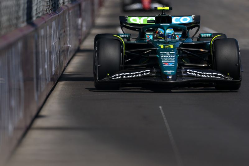 Alonso znowu bez punktów. Ogromny pech Hiszpana