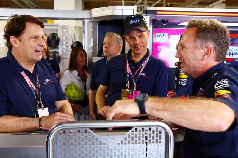 Ford zwiększa zaangażowanie w projekt silnikowy Red Bulla